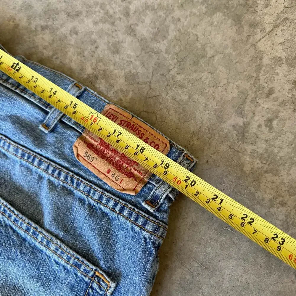 Vintage Y2K Faded Levi's 569 Loose Fit Denim Jorts